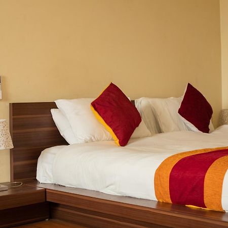 Hotel Edingo Inn Itahari Экстерьер фото