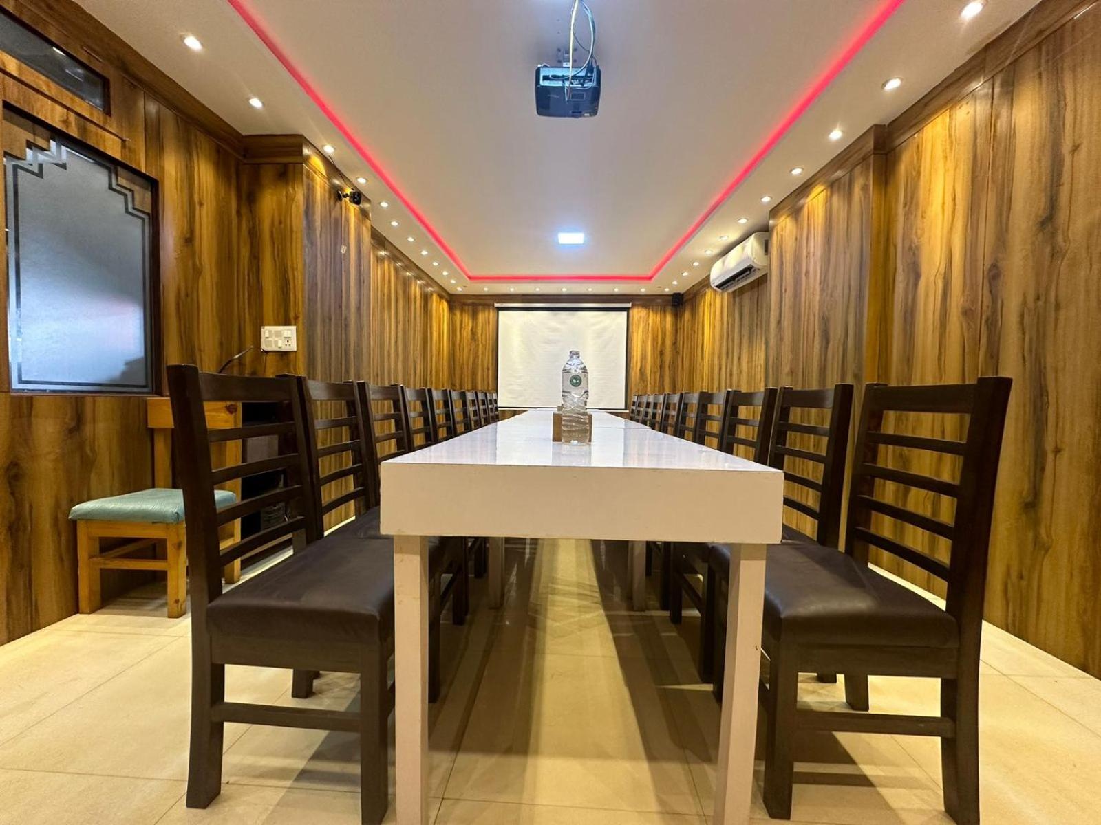 Hotel Edingo Inn Itahari Экстерьер фото