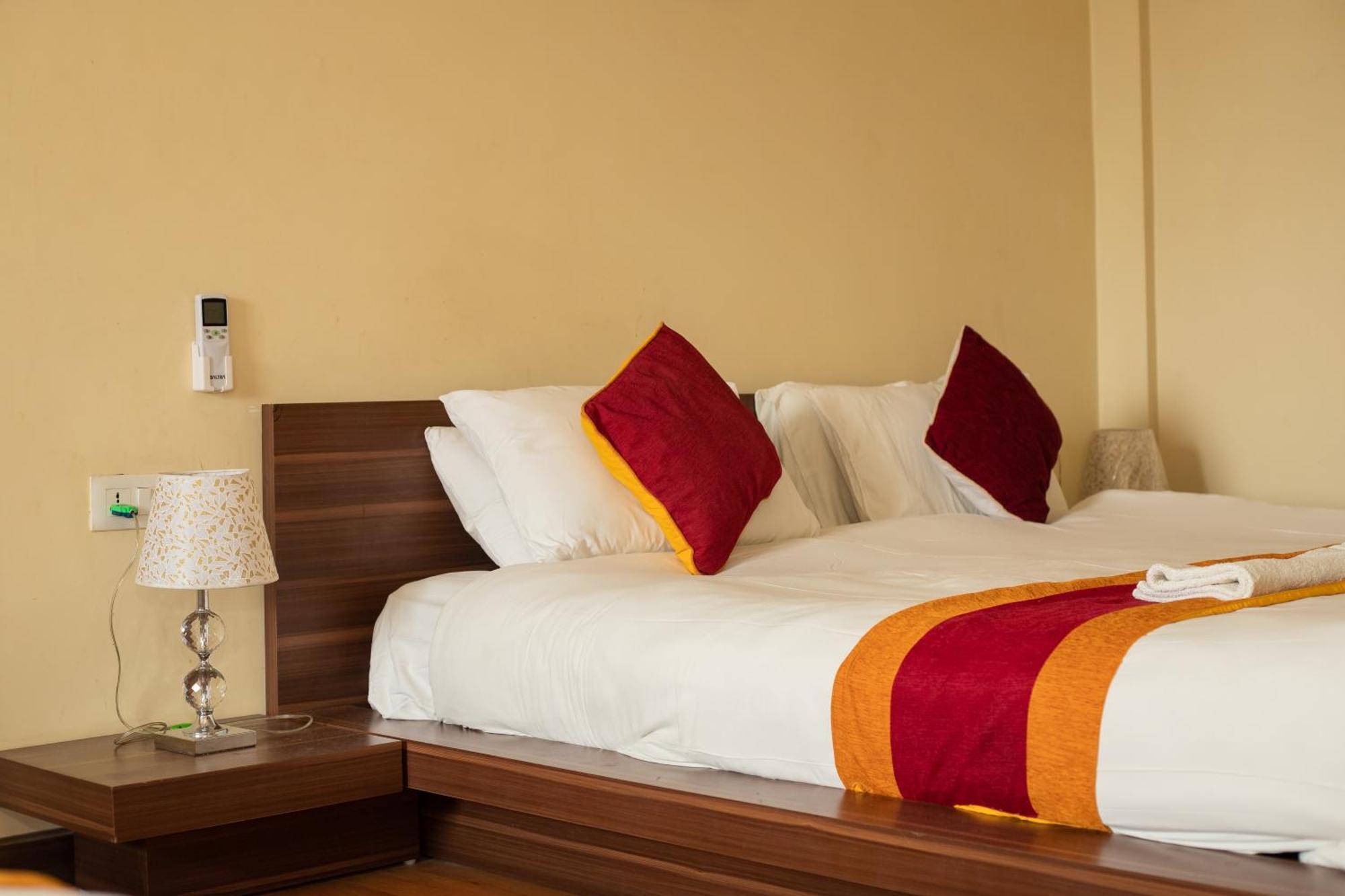 Hotel Edingo Inn Itahari Экстерьер фото
