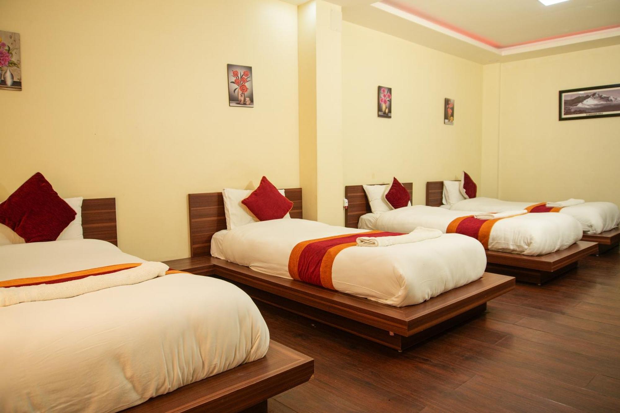 Hotel Edingo Inn Itahari Экстерьер фото