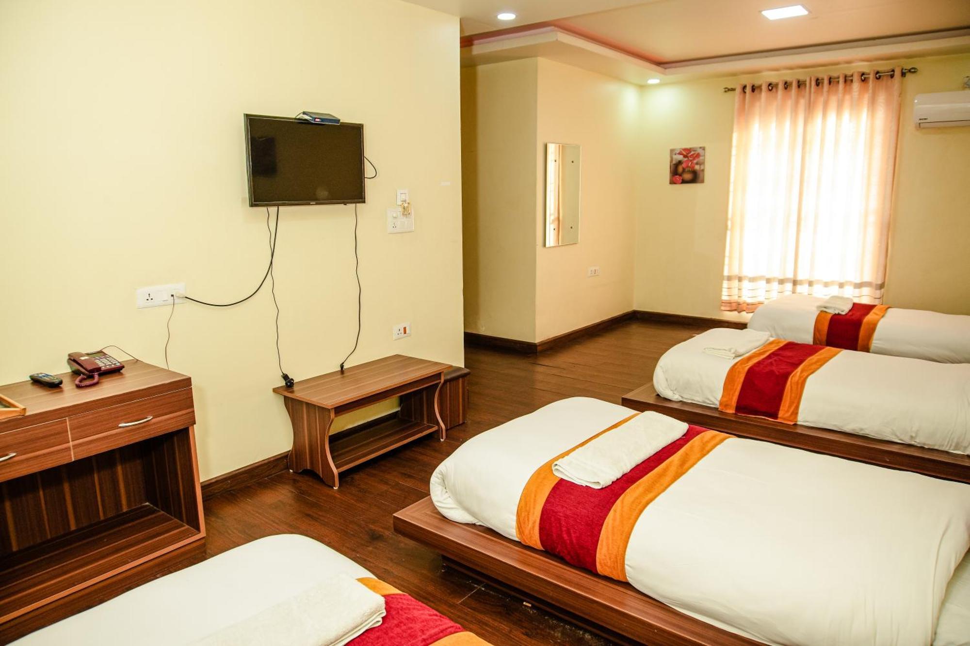 Hotel Edingo Inn Itahari Экстерьер фото