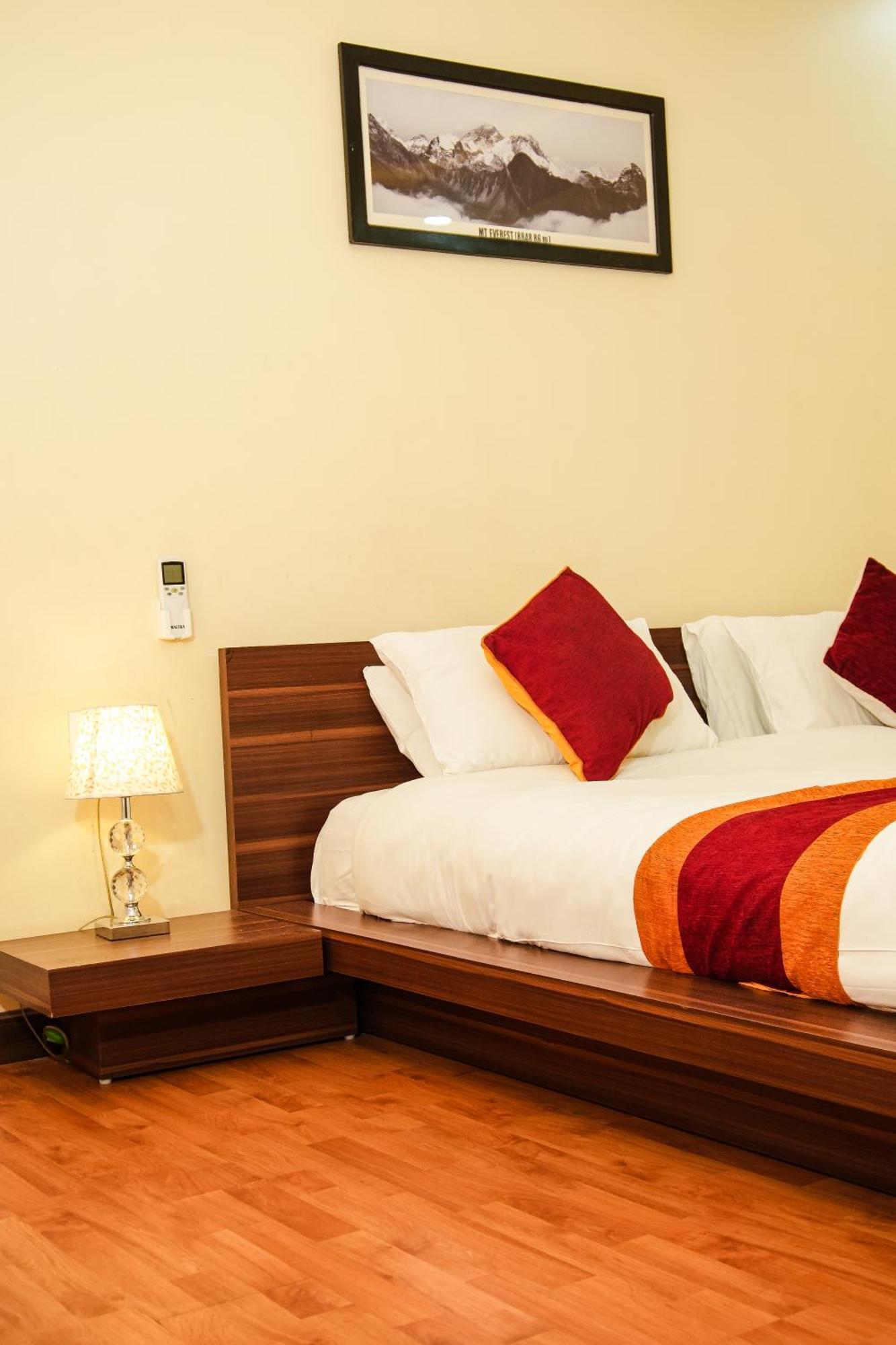 Hotel Edingo Inn Itahari Экстерьер фото