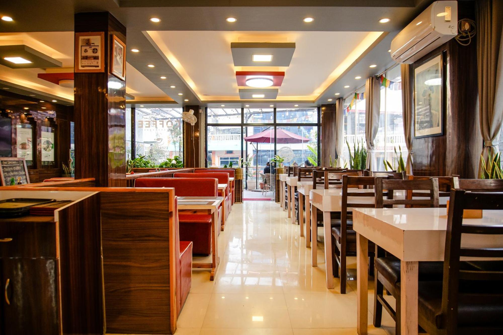 Hotel Edingo Inn Itahari Экстерьер фото